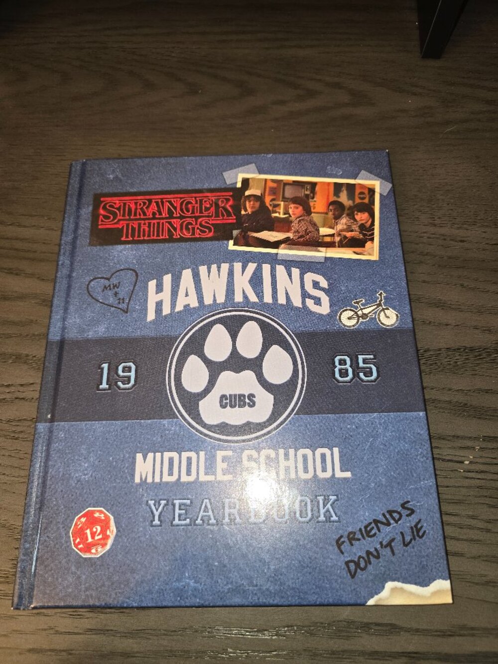 Hawkins Middle School Yearbook/Hawkins High School Yearbook (Stranger Things)